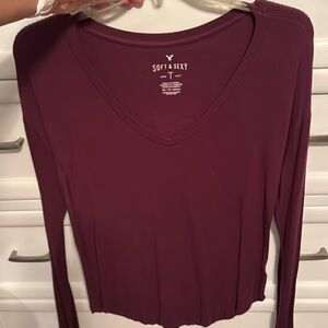 American Eagle burgundy long sleeve tee